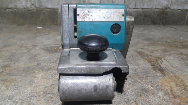 ขายรถถังขัดไม้ makita 9401(ขอบคุณ พี่ประดิษฐ์ จากตรัง)