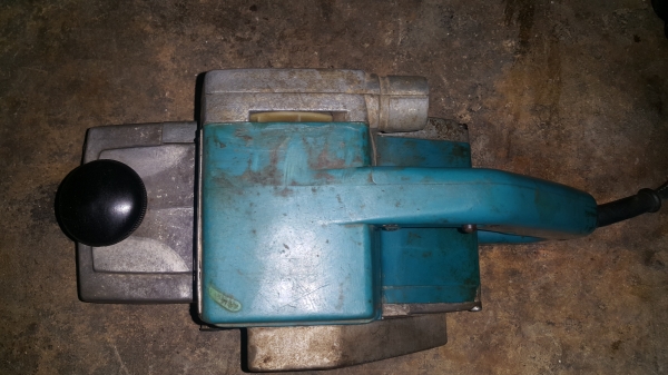 ขายรถถังขัดไม้ makita 9401(ขอบคุณ พี่ประดิษฐ์ จากตรัง)