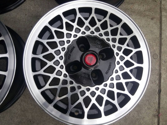 แนวๆ ย้อนยุค สเปคหายาก 15 กว้าง 6 ใส่รถ 4 รู 100