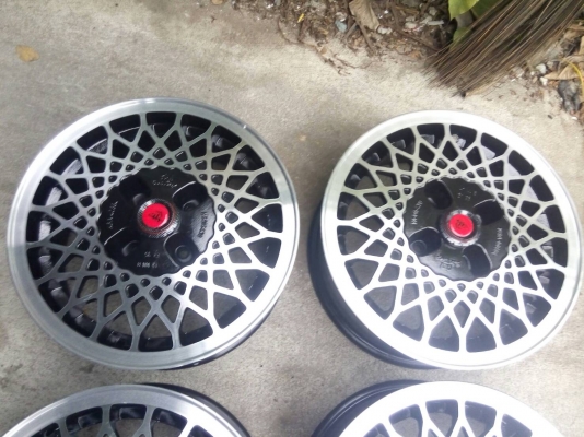 แนวๆ ย้อนยุค สเปคหายาก 15 กว้าง 6 ใส่รถ 4 รู 100