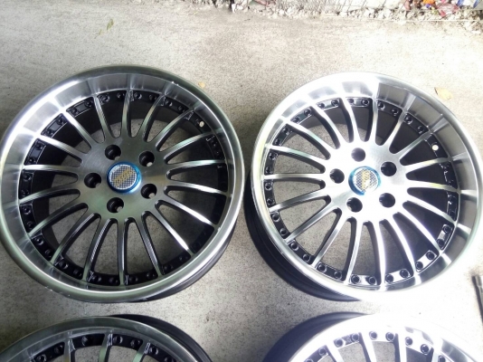 สวยๆแม็กขอบ 17 กว้าง 7.5 สีดำหน้าเงา ใส่รถ 5 รู 114