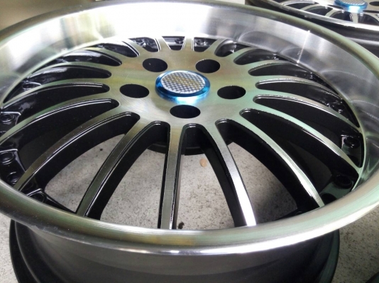 สวยๆแม็กขอบ 17 กว้าง 7.5 สีดำหน้าเงา ใส่รถ 5 รู 114