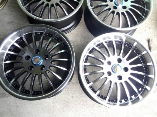 สวยๆแม็กขอบ 17 กว้าง 7.5 สีดำหน้าเงา ใส่รถ 5 รู 114