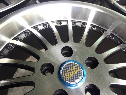 สวยๆแม็กขอบ 17 กว้าง 7.5 สีดำหน้าเงา ใส่รถ 5 รู 114