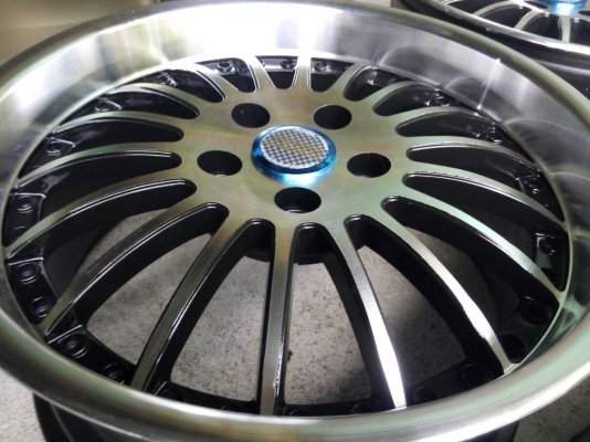 สวยๆแม็กขอบ 17 กว้าง 7.5 สีดำหน้าเงา ใส่รถ 5 รู 114