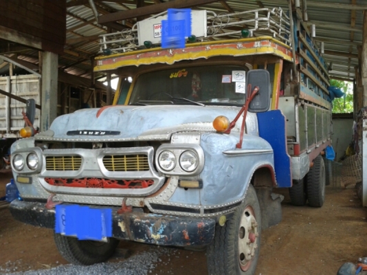 ขาย6ล้อหัวยาว 145แรงม้า เกียร์สโลว์กลาง ช่วงล่างใหญ่ ยางเต็ม เล่มพร้อมโอน