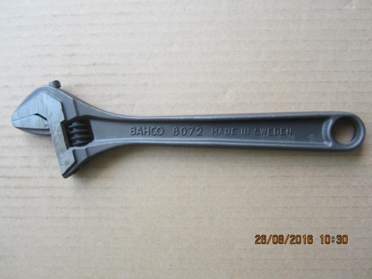 ขายประแจเลื่อน BAHCO 8072  10" MADE IN SWEDEN.เก่าเก็บ