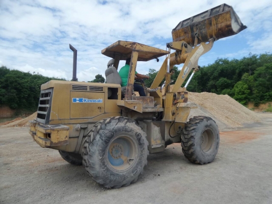 รถตักล้อยาง KAWASAKI KS60Z เครื่องยนตร์6สูบ พร้อมใช้งาน รถตักล้อยาง KAWASAKI KS60Z เครื่องยนตร์6สูบ พร้อมใช้งาน