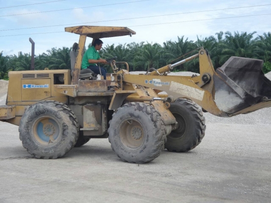 รถตักล้อยาง KAWASAKI KS60Z เครื่องยนตร์6สูบ พร้อมใช้งาน รถตักล้อยาง KAWASAKI KS60Z เครื่องยนตร์6สูบ พร้อมใช้งาน