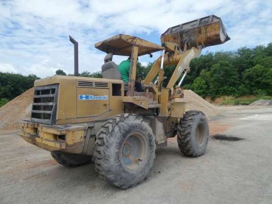 รถตักล้อยาง KAWASAKI KS60Z เครื่องยนตร์6สูบ พร้อมใช้งาน รถตักล้อยาง KAWASAKI KS60Z เครื่องยนตร์6สูบ พร้อมใช้งาน