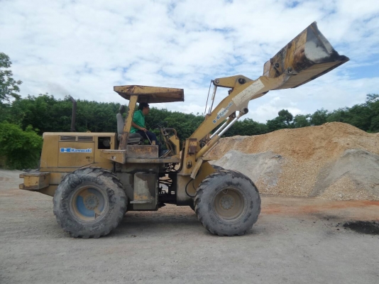 รถตักล้อยาง KAWASAKI KS60Z เครื่องยนตร์6สูบ พร้อมใช้งาน รถตักล้อยาง KAWASAKI KS60Z เครื่องยนตร์6สูบ พร้อมใช้งาน