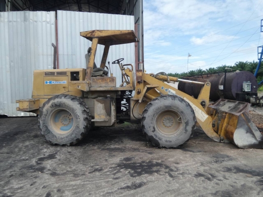 รถตักล้อยาง KAWASAKI KS60Z เครื่องยนตร์6สูบ พร้อมใช้งาน รถตักล้อยาง KAWASAKI KS60Z เครื่องยนตร์6สูบ พร้อมใช้งาน