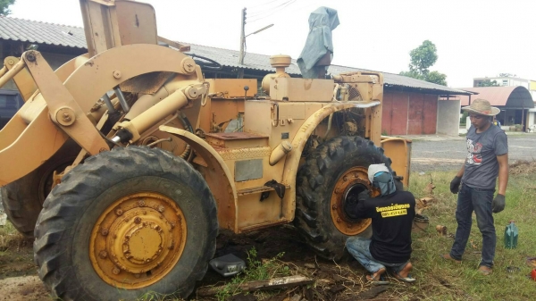 ขายซาก CaT 922 ตามสภาพครับสำหรับนักปั้นครับ