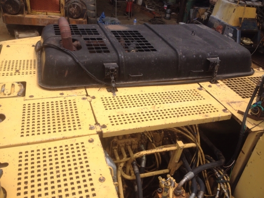 ขายรถแบคโฮ CAT 320 B เครื่องดี ปั๊มดี กล่องจอครบ ไฟฟ้ามี เอวแน่น ช่วงล่างเต็มใช้งานได้ดี เอกสารชุดแจ้งจำหน่าย ขายรถแบคโฮ CAT 320 B เครื่องดี ปั๊มดี กล่องจอครบ ไฟฟ้ามี เอวแน่น ช่วงล่างเต็มใช้งานได้ดี เอกสารชุดแจ้งจำหน่าย