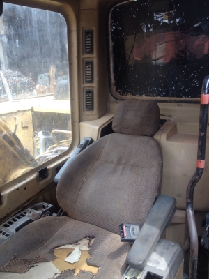 ขายรถแบคโฮ CAT 320 B เครื่องดี ปั๊มดี กล่องจอครบ ไฟฟ้ามี เอวแน่น ช่วงล่างเต็มใช้งานได้ดี เอกสารชุดแจ้งจำหน่าย ขายรถแบคโฮ CAT 320 B เครื่องดี ปั๊มดี กล่องจอครบ ไฟฟ้ามี เอวแน่น ช่วงล่างเต็มใช้งานได้ดี เอกสารชุดแจ้งจำหน่าย