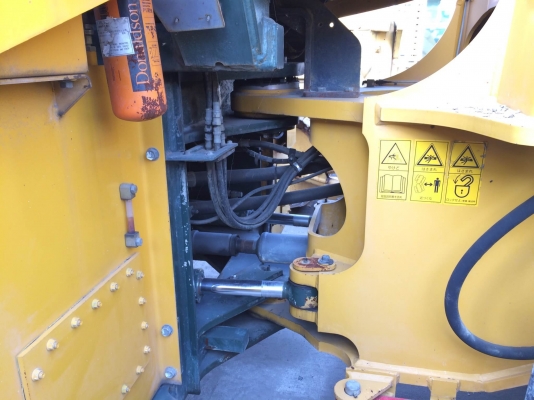 Kawasaki รุ่น 85ZV ปี 2005 ใช้งาน 5 พันกว่าชม. แท้ ๆ จากญี่ปุ่น บุ้งกี๋ 3.7 คิว