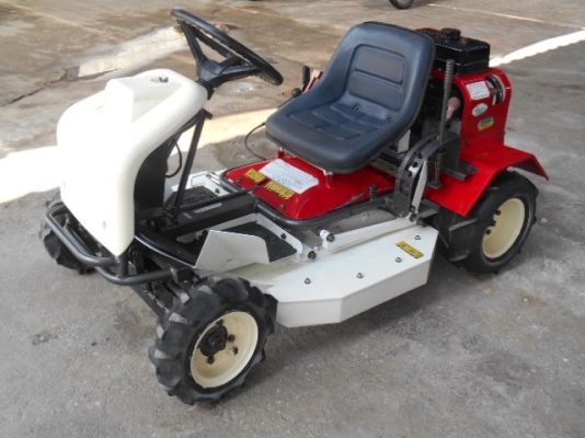 รถตัดหญ้า OREC RM82B 11 แรง พร้อมใช้งาน