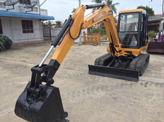 รถขุด Mitsubishi MM45B มีเก๋ง มือสองนำเข้าจากญี่ปุ่น ทำสีใหม่