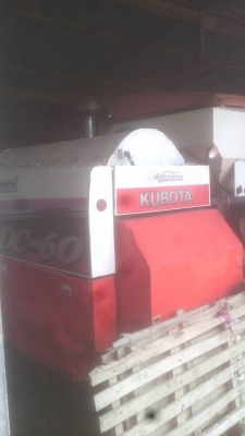 ขายรถเกี่ยวข้าว KUBOTA DC60 สภาพสวยพร้อมใช้งาน เอกสารพร้อมโอน ราคา250,000 สนใจโทร 090-8588220คุณนะ 093-3258446คุณบิว หรือเข้าดูสินค้าอื่นๆได้ที่ www.narong2truck.com หรือ www.truck.in.th/498 หรือเพจFacebook ณรงค์ ซื้อขายรถมือสอง (เว็บไซต์ส่วนตัว) หรือFace