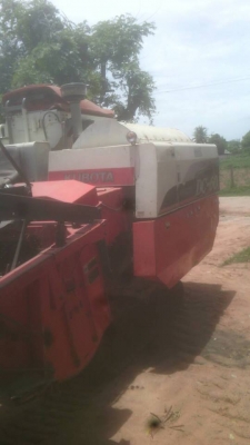 ขายรถเกี่ยวข้าว KUBOTA DC60 สภาพสวยพร้อมใช้งาน เอกสารพร้อมโอน ราคา250,000 สนใจโทร 090-8588220คุณนะ 093-3258446คุณบิว หรือเข้าดูสินค้าอื่นๆได้ที่ www.narong2truck.com หรือ www.truck.in.th/498 หรือเพจFacebook ณรงค์ ซื้อขายรถมือสอง (เว็บไซต์ส่วนตัว) หรือFace