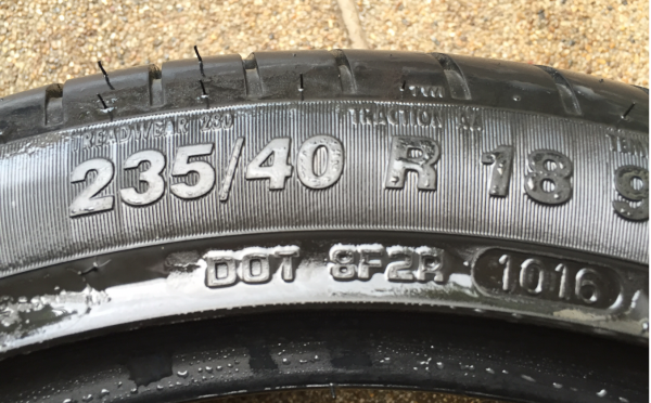 ยาง Apollo 235 40 18 ปี16 ดอกเต็ม ไม่มีปะ ราคาไม่แพง ยาง Apollo 235 40 18 ปี16 ดอกเต็ม ไม่มีปะ ราคาไม่แพง