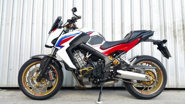 CB650f 2014 สภาพเทพจุติ แท้ทั้งคัน ของเดิมครบ ราคาต่อรองได้อีกจ้า CB650f 2014 สภาพเทพจุติ แท้ทั้งคัน ของเดิมครบ ราคาต่อรองได้อีกจ้า