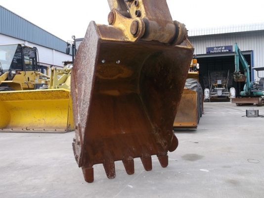 รถขุด KOMATSU PC200-7 รถนำเข้า100\%ไม่เคยใช้งานในไทย