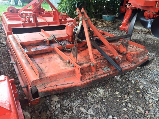 ขายเครื่องตัดหญ้า ขนาด 1.30 ม.  สภาพพร้อมใช้งาน