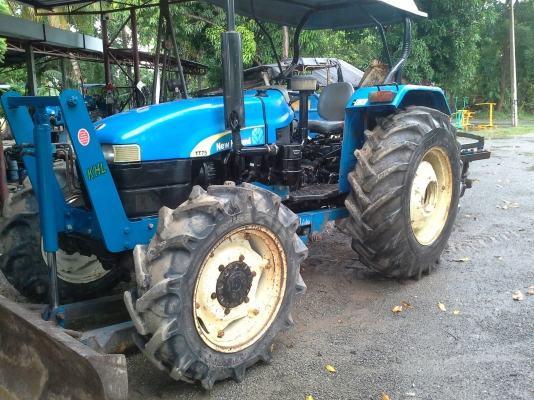 ขายรถไถนิวฮอแลน TT 75 เอกสารอินวอยสองเพาดันหน้า หางสามสภาพสวยพร้อมใช้