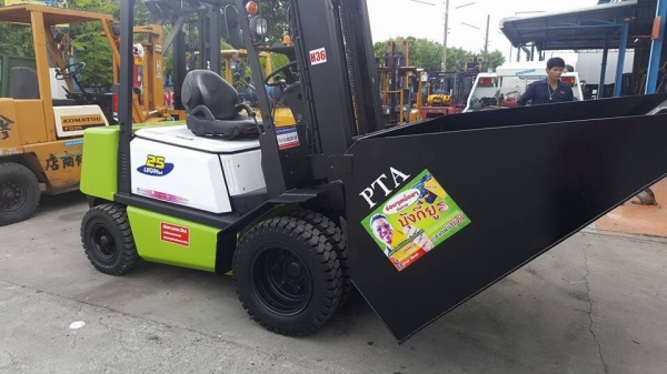 แหล่งรวมรถโฟล์คลิฟท์งาเทอิ้งค์ฟอร์คงากระดกเทได้สำหรับตักยางก้อนยางพาราตักยางถ้วยตักขี้ยางเศษยางตักปามล์