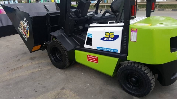 แหล่งรวมรถโฟล์คลิฟท์งาเทอิ้งค์ฟอร์คงากระดกเทได้สำหรับตักยางก้อนยางพาราตักยางถ้วยตักขี้ยางเศษยางตักปามล์