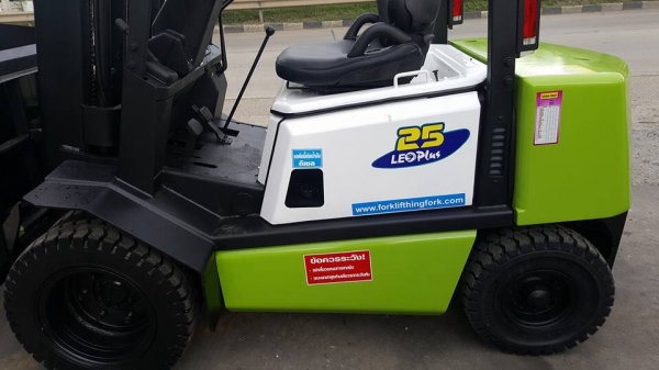 แหล่งรวมรถโฟล์คลิฟท์งาเทอิ้งค์ฟอร์คงากระดกเทได้สำหรับตักยางก้อนยางพาราตักยางถ้วยตักขี้ยางเศษยางตักปามล์