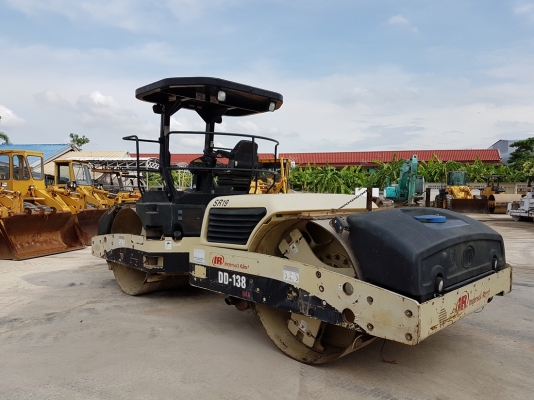 ขายรถบด Ingersoll Rand DD-138HFA น้ำหนัก 13 ตัน CS-563C นำเข้าจากอเมริกาแท้ 100\% สภาพสวย ไม่เคยใช้งานในไทย