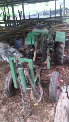 ตัวถังรถไถนั่งขับติดไฮโดรลิค