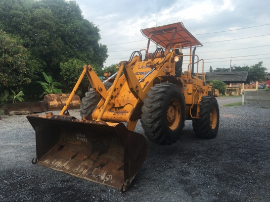 ขายรถตักล้อยาง KOBELCO LK300A นำเข้าจากประเทศญี่ปุ่นแท้ๆ100\% สภาพสวยพร้อมใช้ สนใจติดต่อ 081-9485494