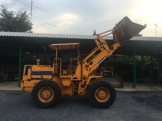 ขายรถตักล้อยาง KOBELCO LK300A นำเข้าจากประเทศญี่ปุ่นแท้ๆ100\% สภาพสวยพร้อมใช้ สนใจติดต่อ 081-9485494