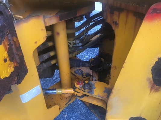 ขายรถตักล้อยาง KOBELCO LK300A นำเข้าจากประเทศญี่ปุ่นแท้ๆ100\% สภาพสวยพร้อมใช้ สนใจติดต่อ 081-9485494