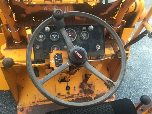 ขายรถตักล้อยาง KOBELCO LK300A นำเข้าจากประเทศญี่ปุ่นแท้ๆ100\% สภาพสวยพร้อมใช้ สนใจติดต่อ 081-9485494