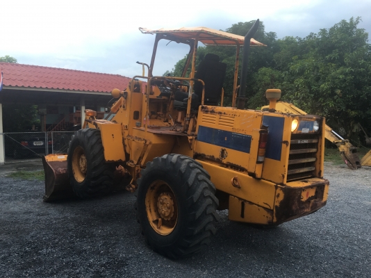 ขายรถตักล้อยาง KOBELCO LK300A นำเข้าจากประเทศญี่ปุ่นแท้ๆ100\% สภาพสวยพร้อมใช้ สนใจติดต่อ 081-9485494