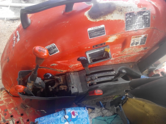 ขายด่วนKUBOTAรุ่นM70 รถเครื่องดีพร้อมใช้งานยางสวยเอกสารเล่มทะเบียนขายไม่แพง