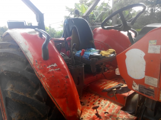 ขายด่วนKUBOTAรุ่นM70 รถเครื่องดีพร้อมใช้งานยางสวยเอกสารเล่มทะเบียนขายไม่แพง