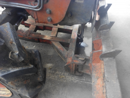 ขายด่วนKUBOTAรุ่นM70 รถเครื่องดีพร้อมใช้งานยางสวยเอกสารเล่มทะเบียนขายไม่แพง