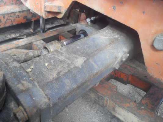 ขายด่วนKUBOTAรุ่นM70 รถเครื่องดีพร้อมใช้งานยางสวยเอกสารเล่มทะเบียนขายไม่แพง