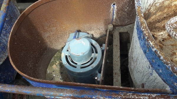 เครื่องโม่ ปูนมอเตอ  สภาพใช้งานได้มีมอเต่อมิตซูบิชิ -3HP ติดตั้งพร้อมใช้งานมี3ตัวตัวล่ะ 14000