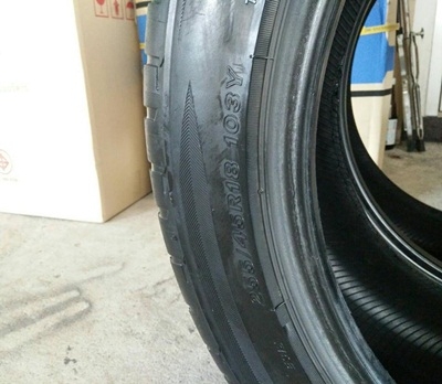 ขายยางบริสโตน 255-45-18 ปี 11 มีปะ 1 จุด 1 คู่ ขาย 1,400