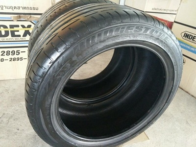 ขายยางบริสโตน 255-45-18 ปี 11 มีปะ 1 จุด 1 คู่ ขาย 1,400