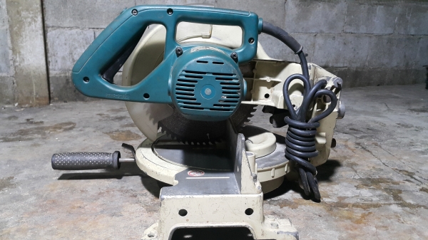 ขายแท่นตัดองศา makita ls1040(ขอบคุณพี่สุข จากสุพรรณ)