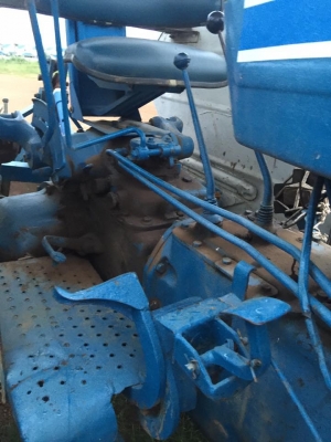 FORD 77 T-5 อุปกรดันหน้า ผาน3 เครื่องดีปั้มพอ. ไฮดรอลิคดี