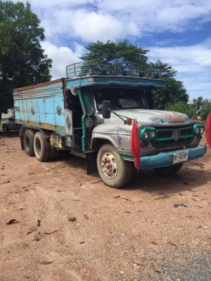 FORD 77 T-5 อุปกรดันหน้า ผาน3 เครื่องดีปั้มพอ. ไฮดรอลิคดี