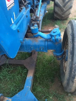 FORD 77 T-5 อุปกรดันหน้า ผาน3 เครื่องดีปั้มพอ. ไฮดรอลิคดี